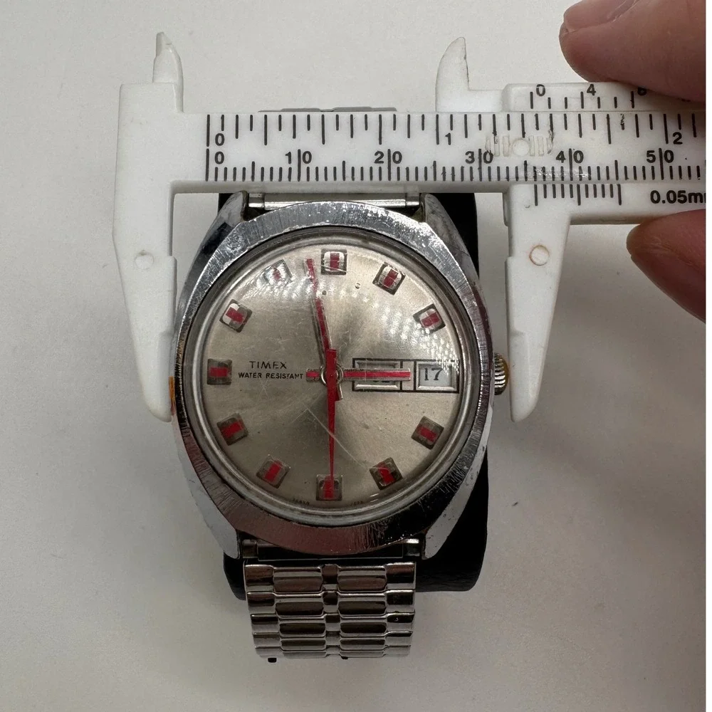 Vintage Timex Water Resistant Day Date Watch Red Markers Speidel Band 36mm
